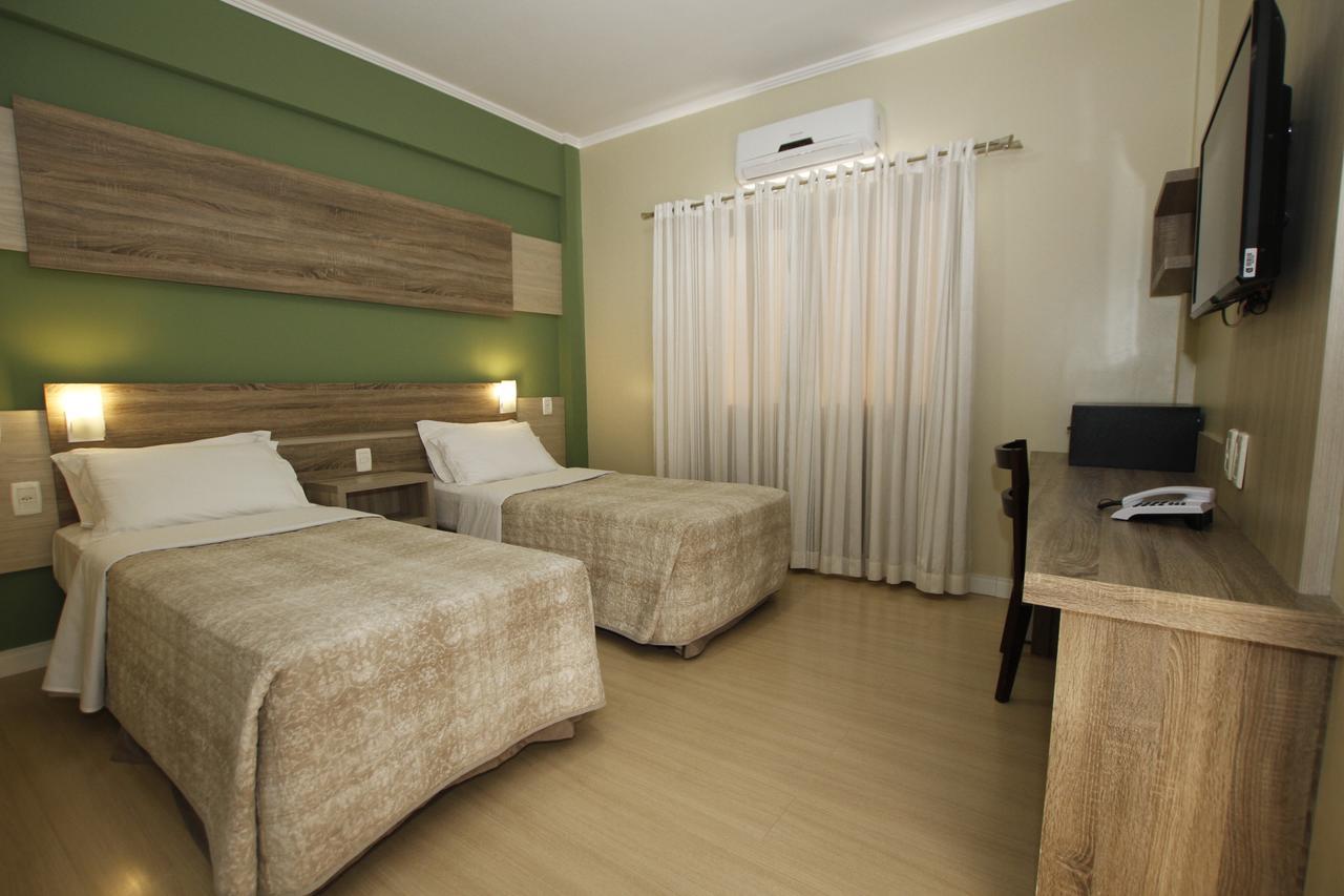 Quarto Luxo com Cama de Casal ou 2 de Solteiro